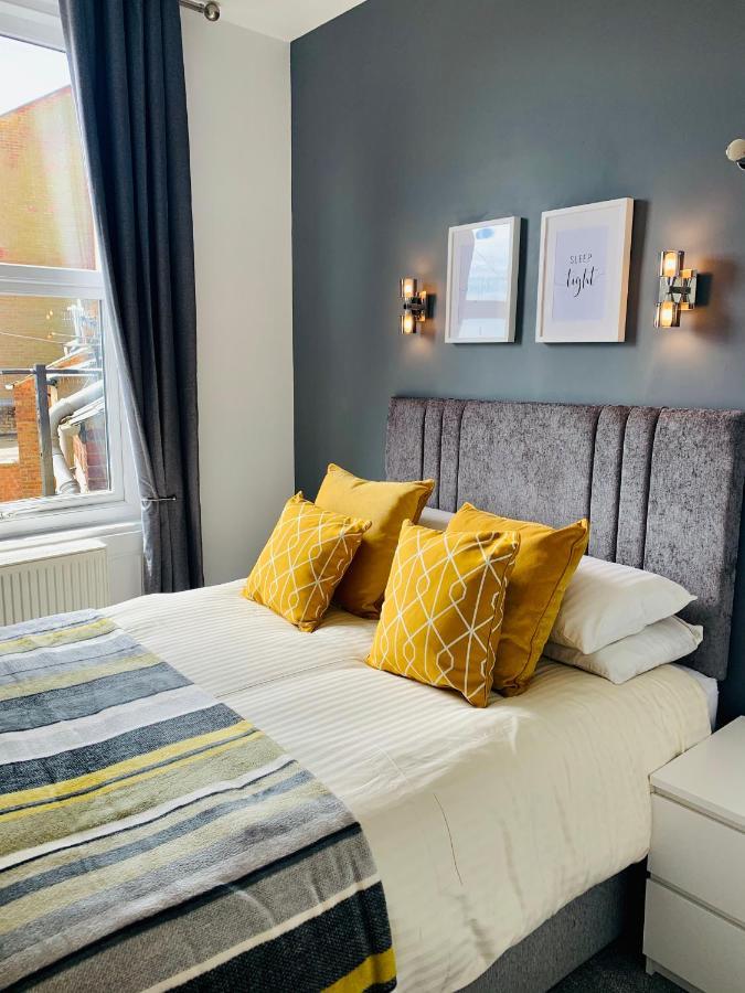 The Marlborough Sea View Holiday Apartments Scarborough Bagian luar foto
