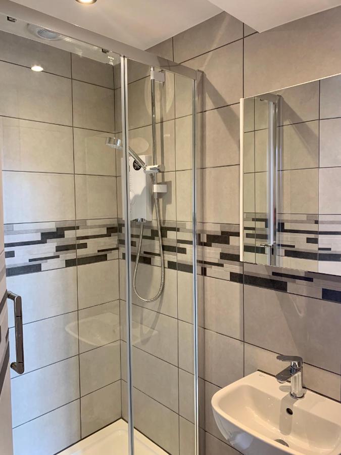 The Marlborough Sea View Holiday Apartments Scarborough Bagian luar foto