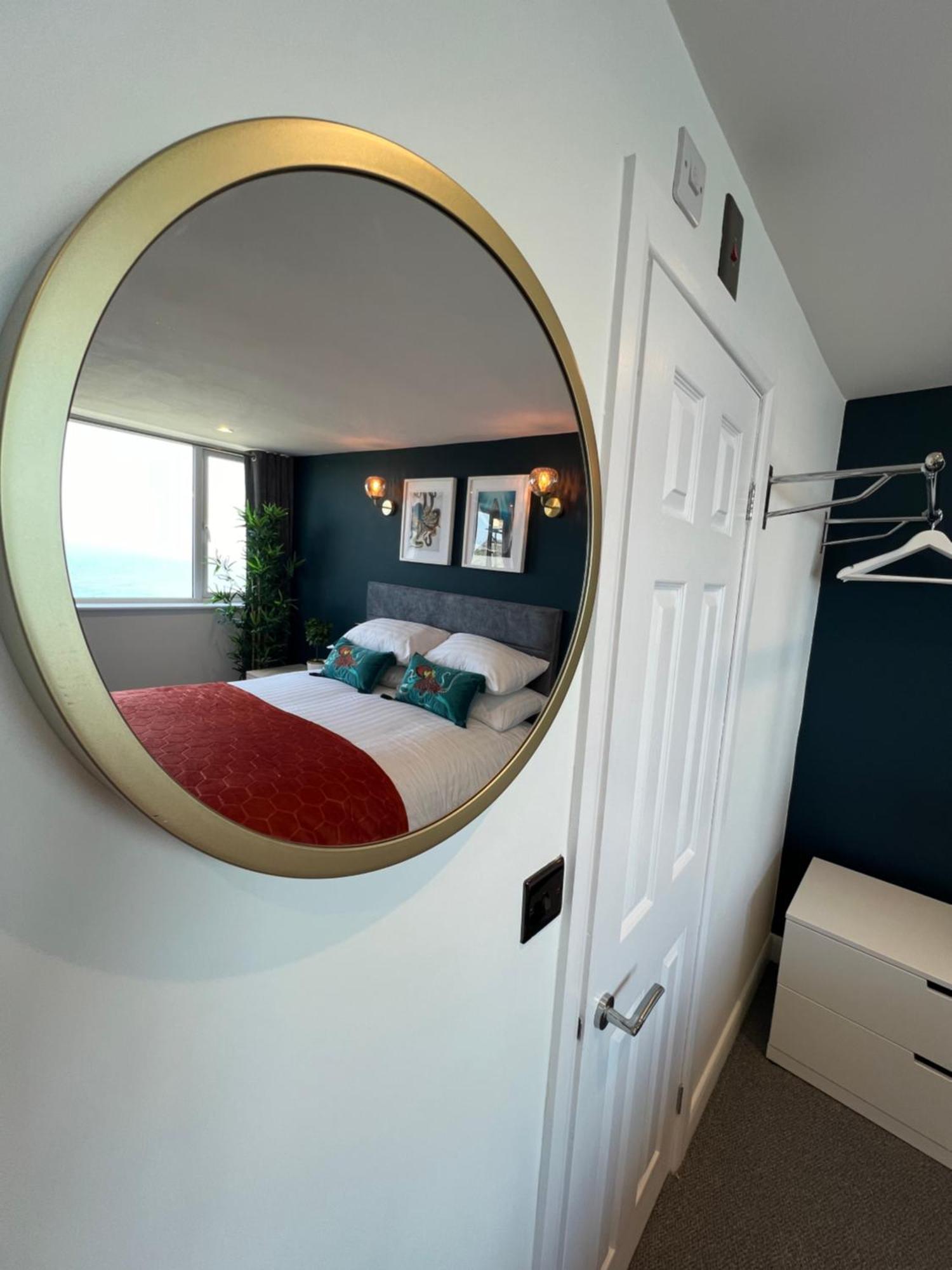 The Marlborough Sea View Holiday Apartments Scarborough Bagian luar foto