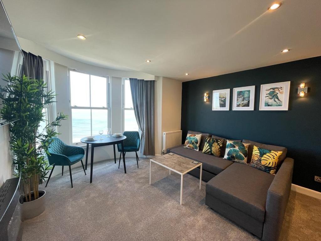 The Marlborough Sea View Holiday Apartments Scarborough Bagian luar foto