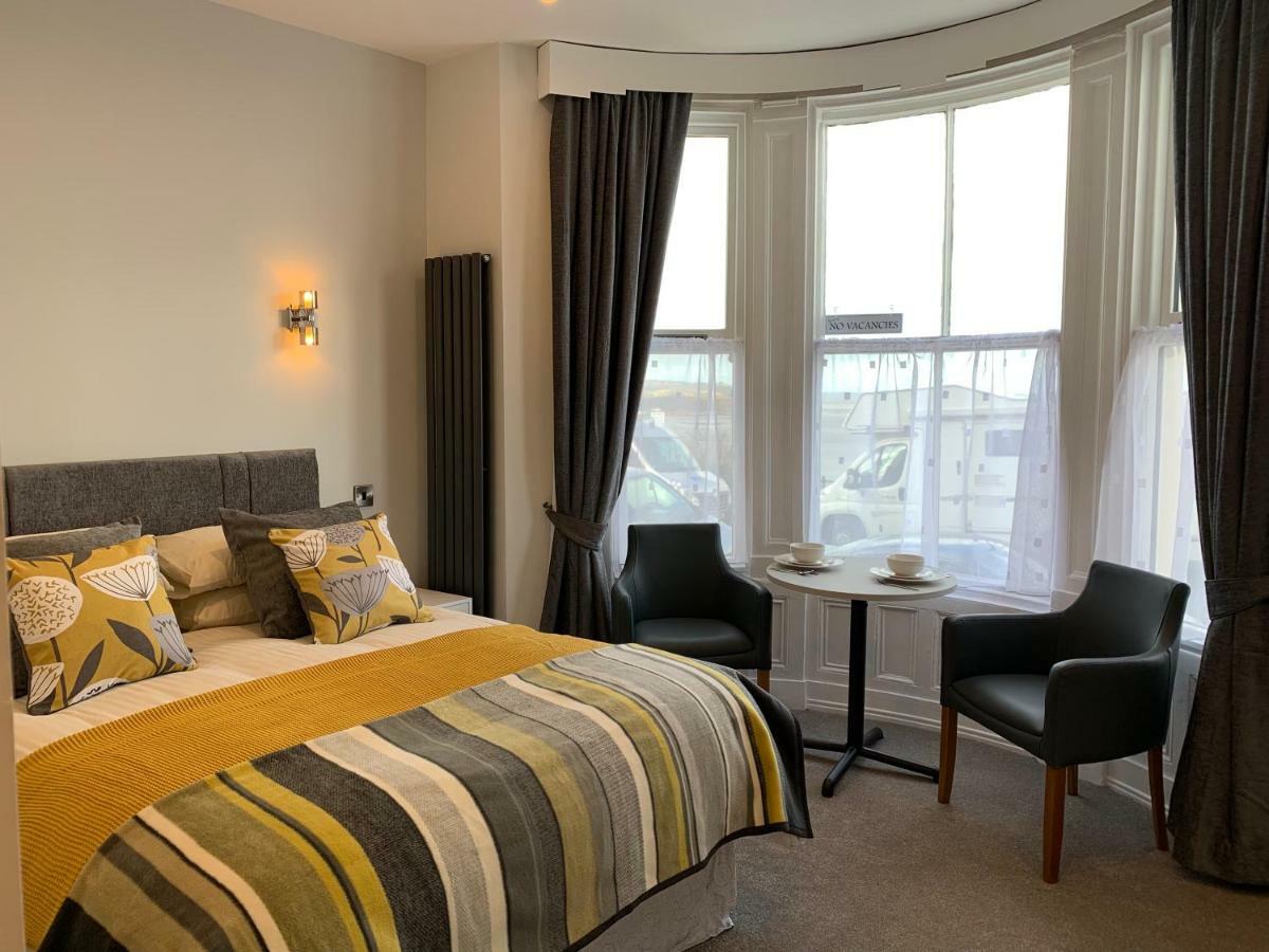 The Marlborough Sea View Holiday Apartments Scarborough Bagian luar foto